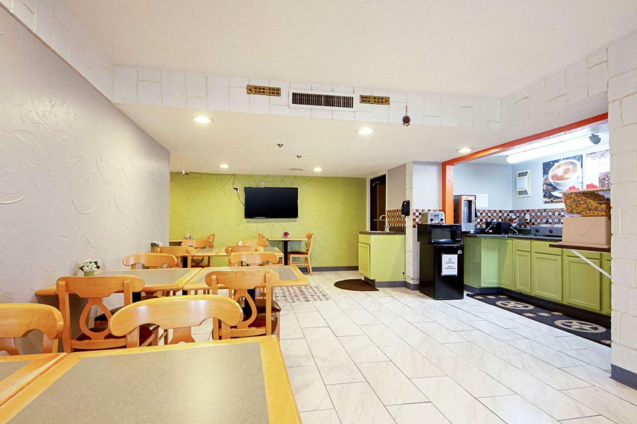 Economy Inn & Suites เดนตัน ภายนอก รูปภาพ
