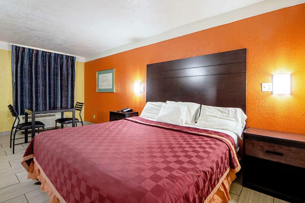 Economy Inn & Suites เดนตัน ภายนอก รูปภาพ