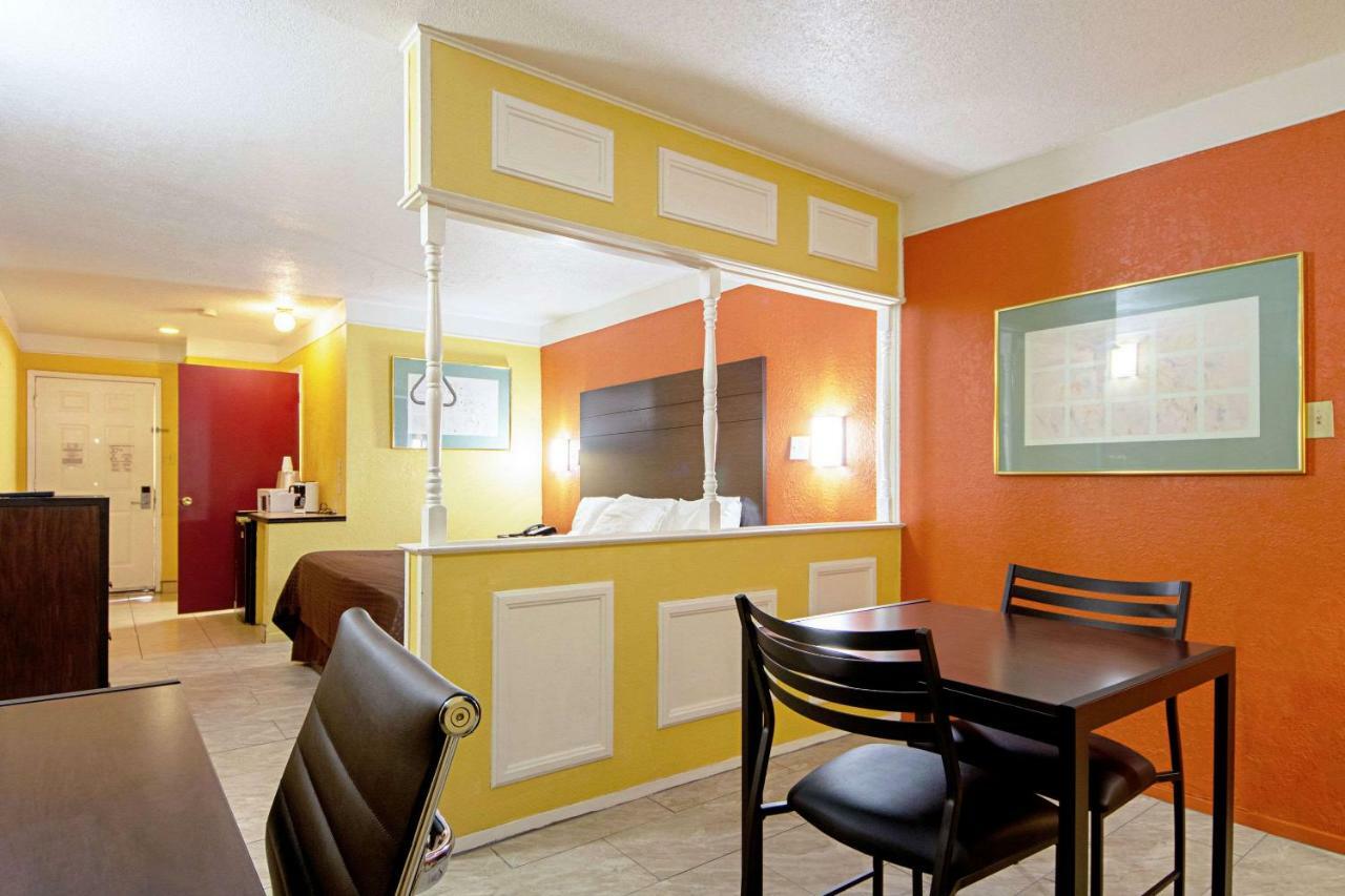 Economy Inn & Suites เดนตัน ภายนอก รูปภาพ
