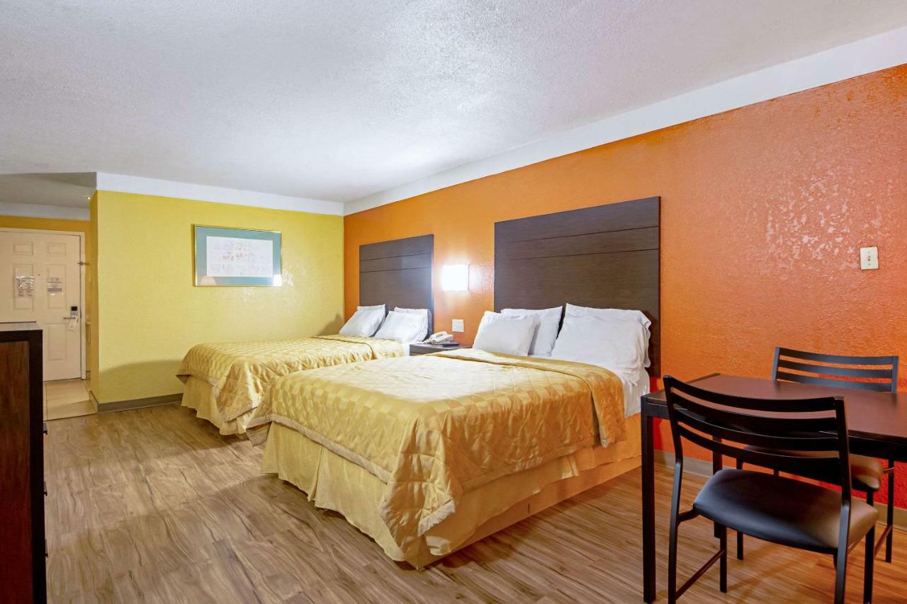Economy Inn & Suites เดนตัน ภายนอก รูปภาพ