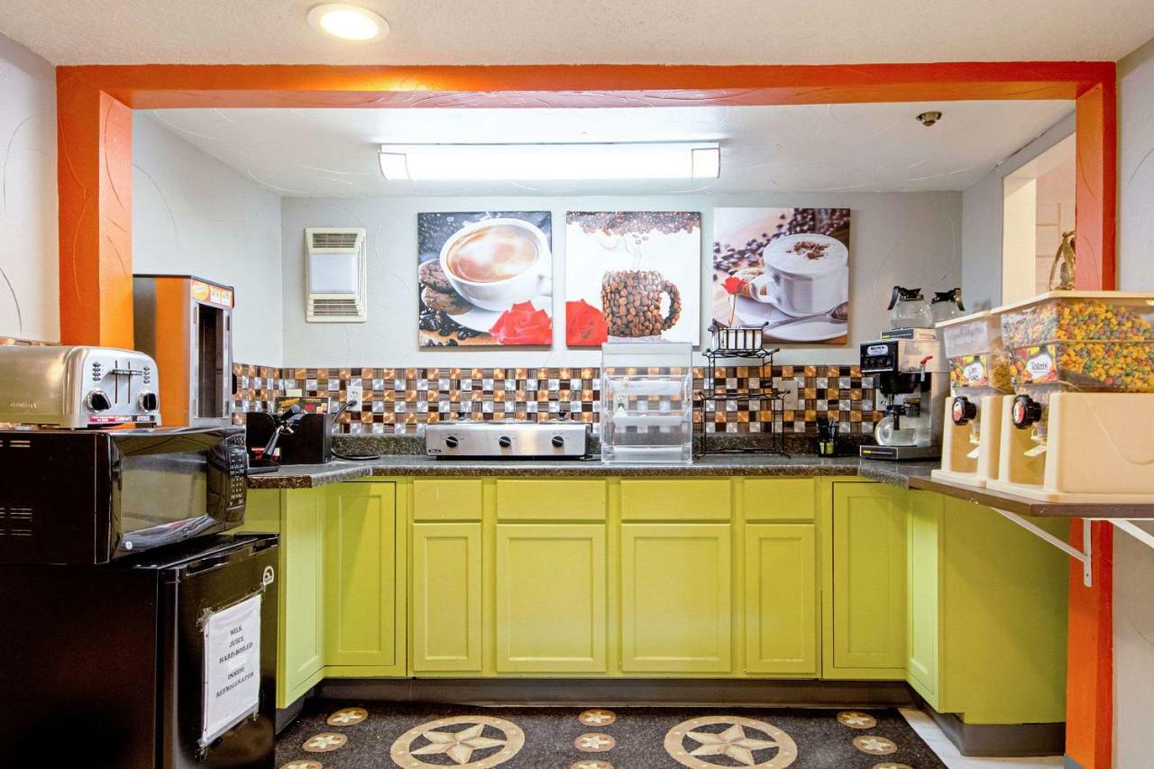 Economy Inn & Suites เดนตัน ภายนอก รูปภาพ